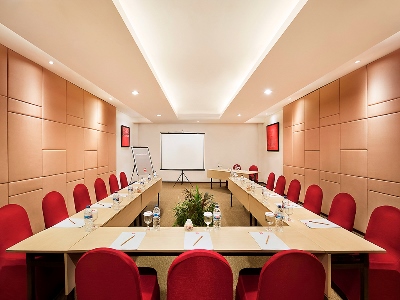 conference room - hotel ibis styles solo - surakarta, indonesia