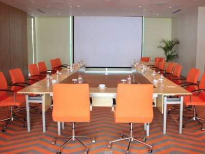 conference room - hotel harris and conventions solo - surakarta, indonesia