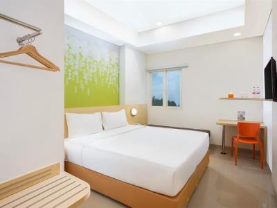 bedroom 1 - hotel zest parang raja solo by swiss-belhotel - surakarta, indonesia