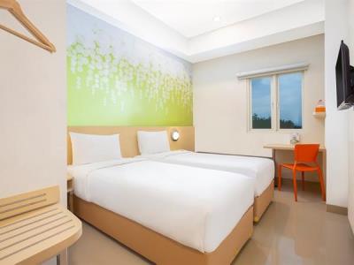 bedroom 4 - hotel zest parang raja solo by swiss-belhotel - surakarta, indonesia
