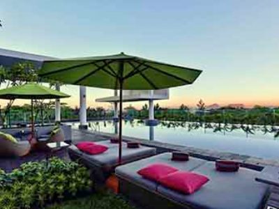 outdoor pool - hotel mercure serpong alam sutera - tangerang, indonesia