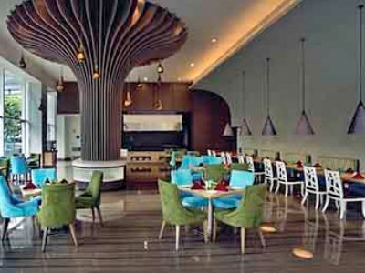restaurant - hotel mercure serpong alam sutera - tangerang, indonesia