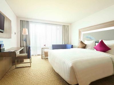 bedroom - hotel novotel tangerang - tangerang, indonesia