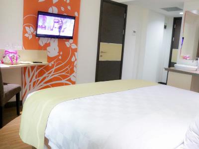bedroom 2 - hotel dalton hotel makassar - makassar, indonesia