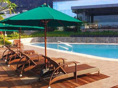 outdoor pool - hotel gammara hotel makassar - makassar, indonesia