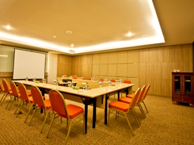 conference room - hotel harris hotel and conventions - malang, indonesia