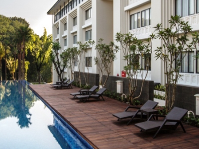 outdoor pool - hotel harris hotel and conventions - malang, indonesia