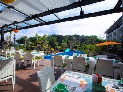 restaurant - hotel harris hotel and conventions - malang, indonesia