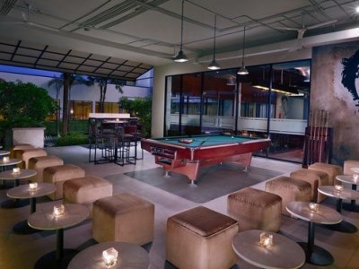 bar - hotel aston bojonegoro city - bojonegoro, indonesia