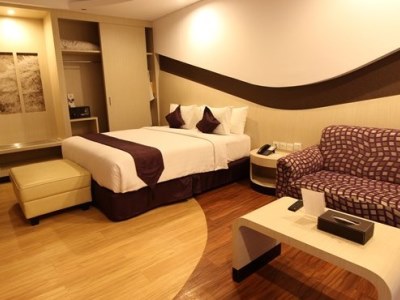 suite - hotel aston cirebon hotel n convention center - cirebon, indonesia