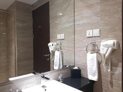 bathroom - hotel aston gorontalo hotel and villas - gorontalo, indonesia