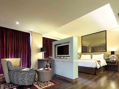 junior suite - hotel mercure padang - padang, indonesia