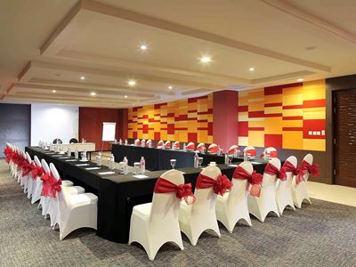 conference room - hotel mercure padang - padang, indonesia