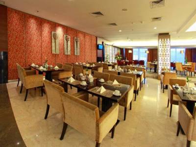 restaurant - hotel premier basko - padang, indonesia