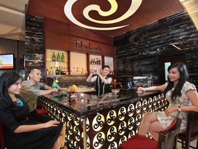 bar - hotel swiss-belhotel danum - palangka raya, indonesia