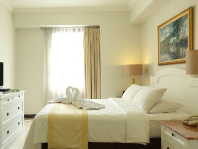 bedroom 1 - hotel aryaduta suites semanggi - jakarta, indonesia