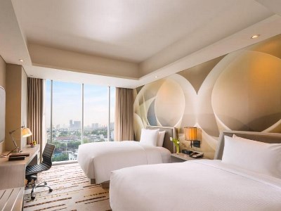 bedroom 1 - hotel doubletree by hilton-diponegoro - jakarta, indonesia