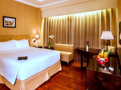deluxe room - hotel royal kuningan - jakarta, indonesia