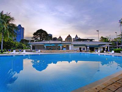 outdoor pool - hotel borobudur jakarta - jakarta, indonesia