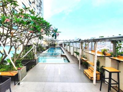 outdoor pool - hotel harris and conventions kelapa gading - jakarta, indonesia