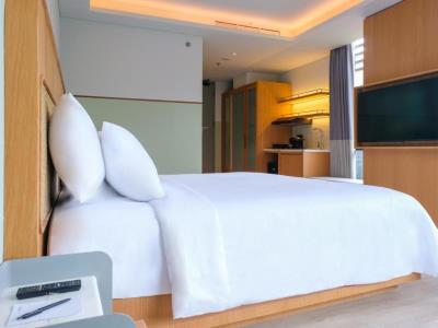 bedroom 7 - hotel artotel casa kuningan - jakarta, indonesia