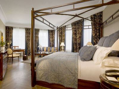 bedroom 3 - hotel castlemartyr resort - cork, ireland