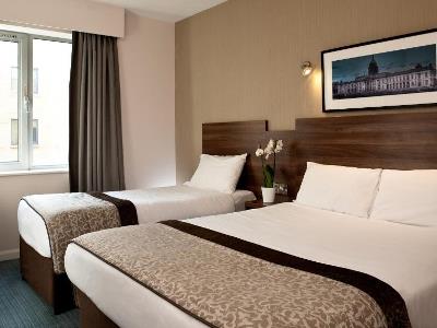 bedroom 1 - hotel leonardo hotel dublin parnell street - dublin, ireland