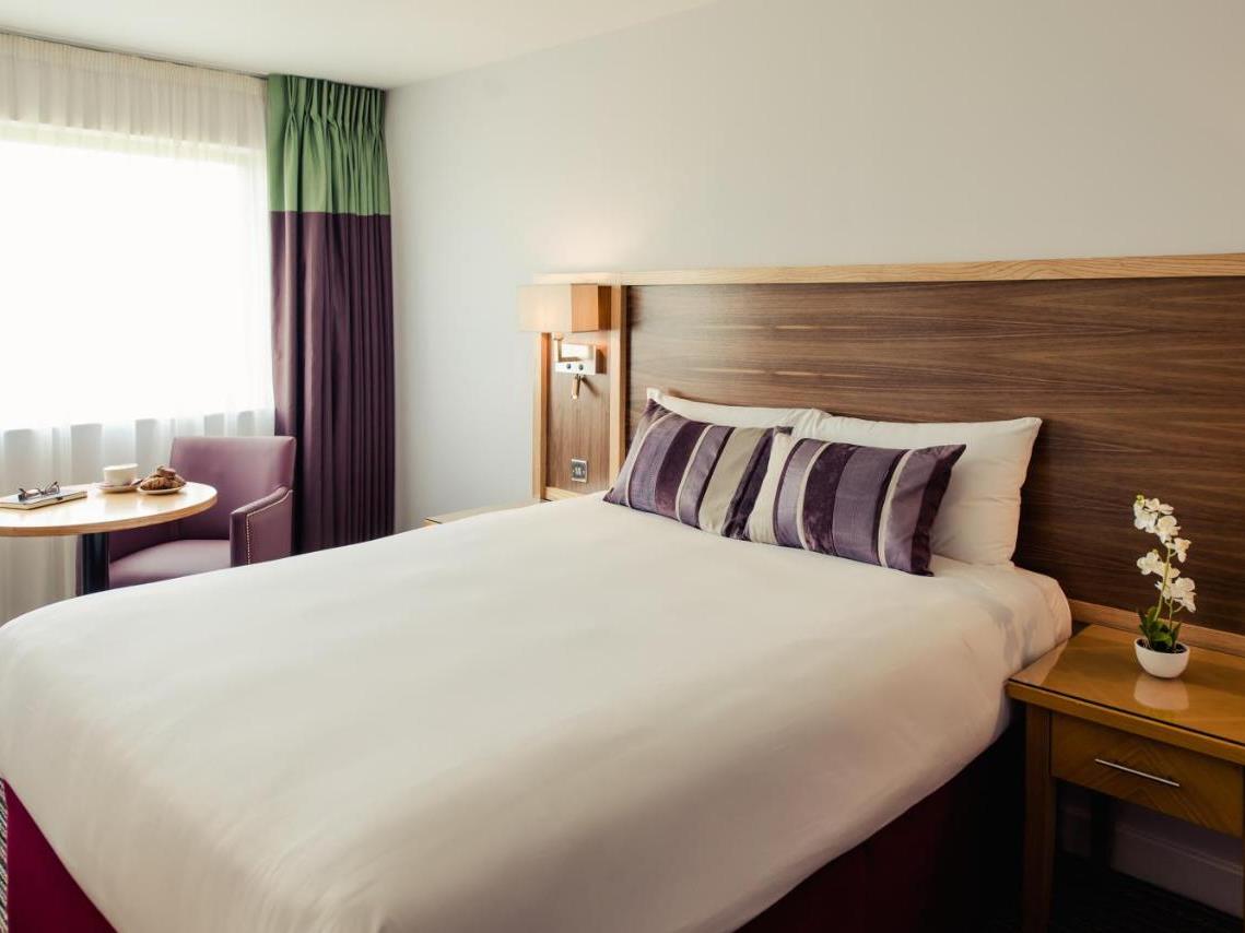 bedroom - hotel aspect hotel park west - dublin, ireland