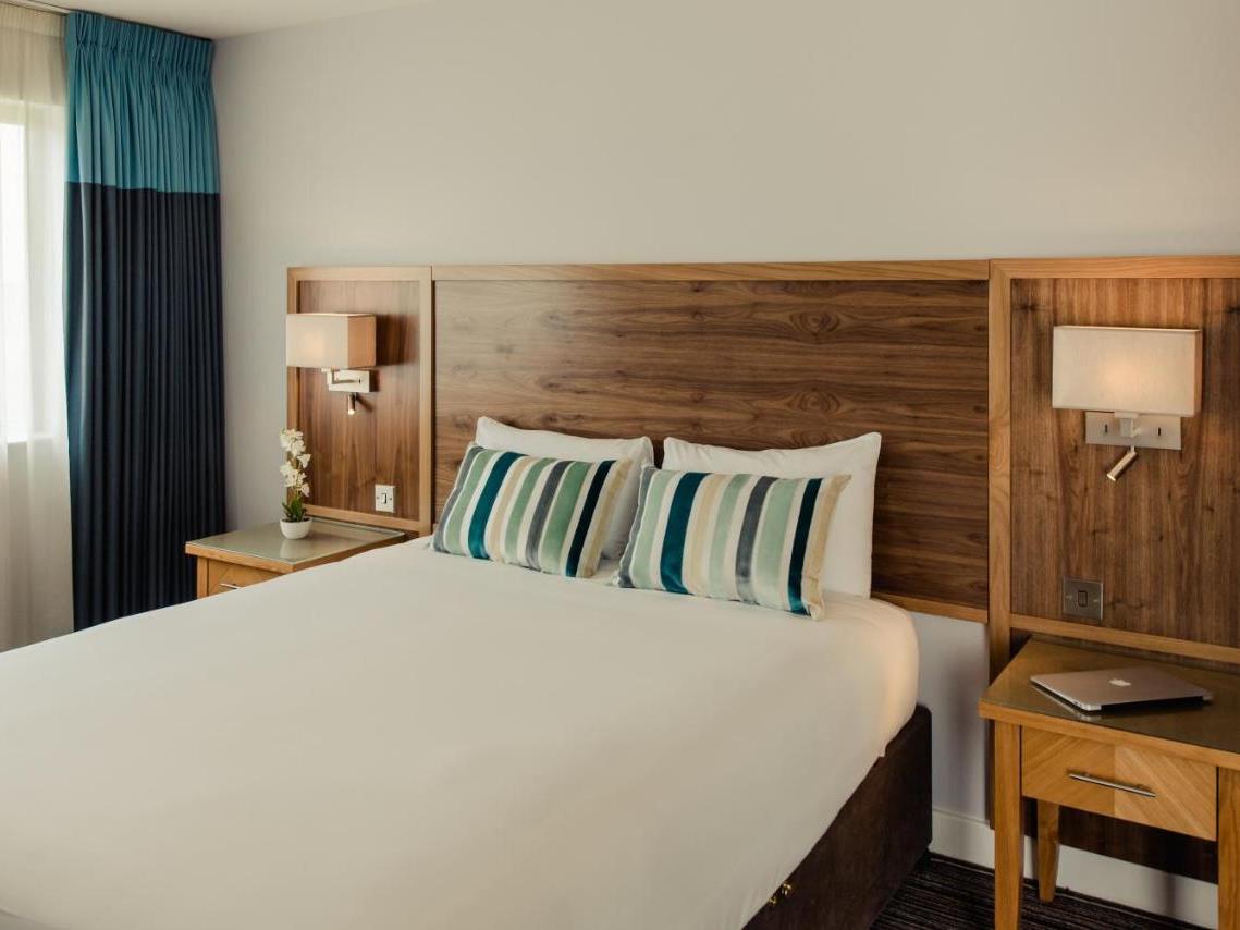 bedroom 3 - hotel aspect hotel park west - dublin, ireland