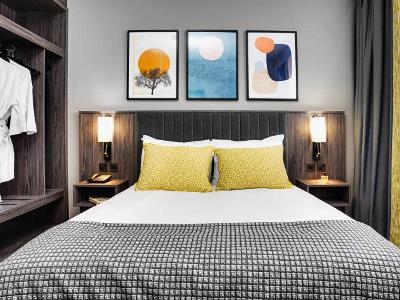 bedroom - hotel plaza hotel - dublin, ireland