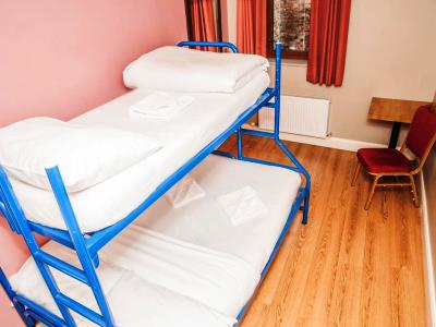 bedroom 2 - hotel isaacs hostel dublin - dublin, ireland