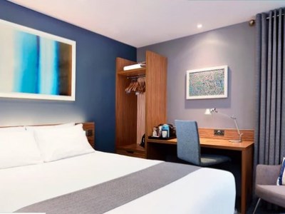 bedroom - hotel travelodge galway city - galway, ireland