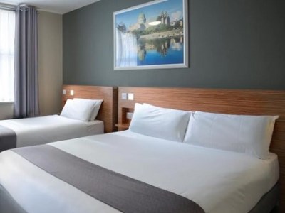 bedroom 3 - hotel travelodge galway city - galway, ireland