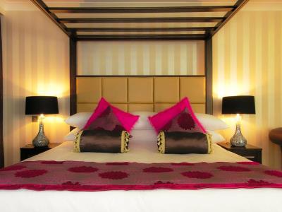 bedroom 1 - hotel menlo park - galway, ireland