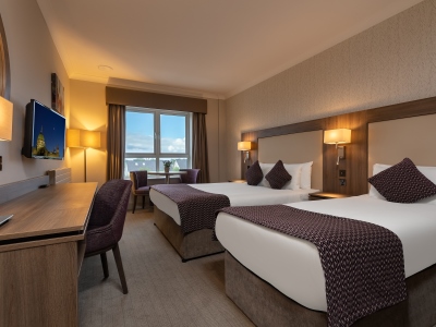 bedroom 1 - hotel clybaun - galway, ireland