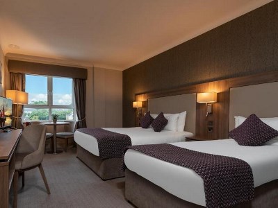 bedroom 6 - hotel clybaun - galway, ireland