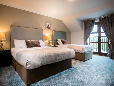 bedroom 2 - hotel the heights - killarney, ireland