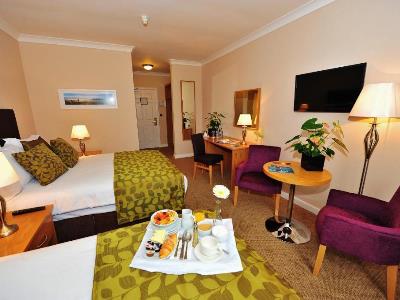 bedroom 4 - hotel the inn at dromoland - newmarket on fergus, ireland