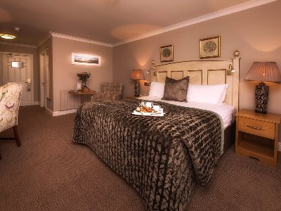 bedroom 3 - hotel the inn at dromoland - newmarket on fergus, ireland