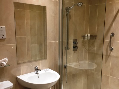 bathroom - hotel park inn by radisson shannon airport - shannon, ireland