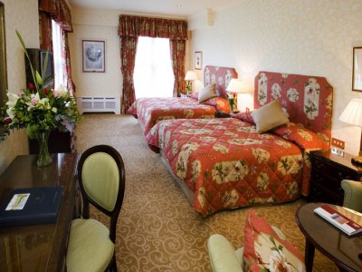 bedroom - hotel ashford castle (corrib lake view) - cong, ireland