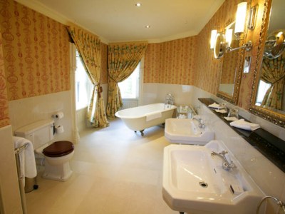 bathroom 1 - hotel ashford castle (corrib lake view) - cong, ireland