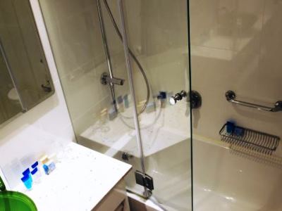 bathroom - hotel best western regency suites - tel aviv, israel