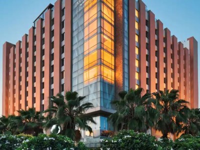 exterior view - hotel doubletree hilton gurugram baani square - gurugram, india