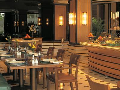 restaurant - hotel oberoi amarvilas - agra, india