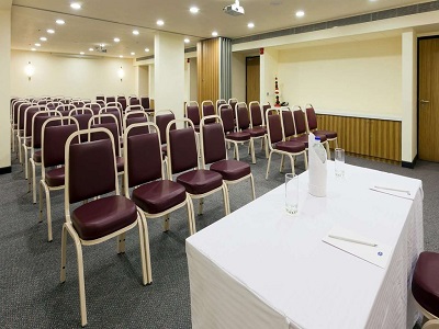 conference room - hotel hampton by hilton vadodara - alkapuri - vadodara, india
