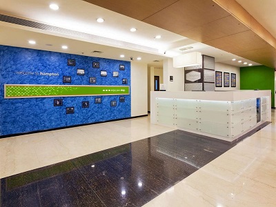 lobby - hotel hampton by hilton vadodara - alkapuri - vadodara, india
