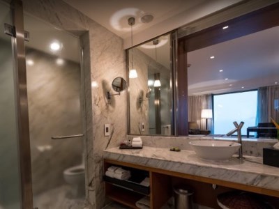 bathroom - hotel intercontinental marine drive - mumbai, india