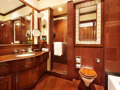 bathroom - hotel oberoi grand - kolkata, india