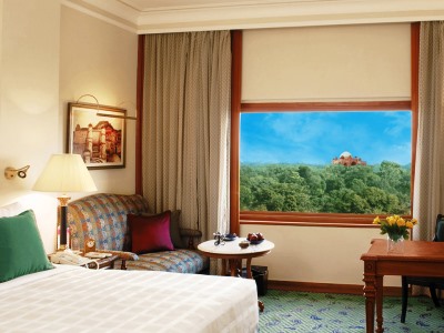 deluxe room - hotel oberoi - new delhi, india